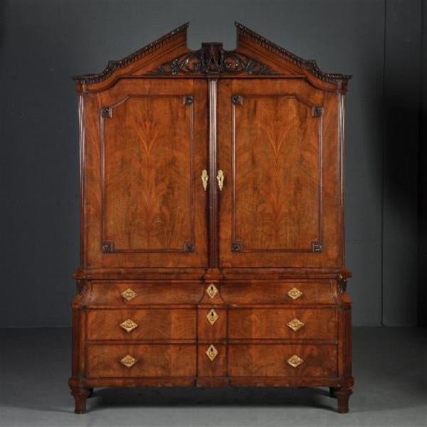 Grote foto antieke kast strak hollands kabinet met fronton overgangsperiode ca. 1800 no.412033 antiek en kunst stoelen en banken