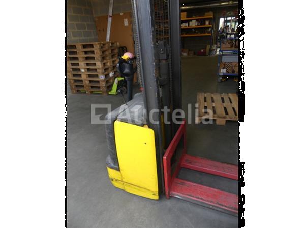 Grote foto ref gebouw a komatsu mws 10 1r stapelaar doe het zelf en verbouw hefwerktuigen