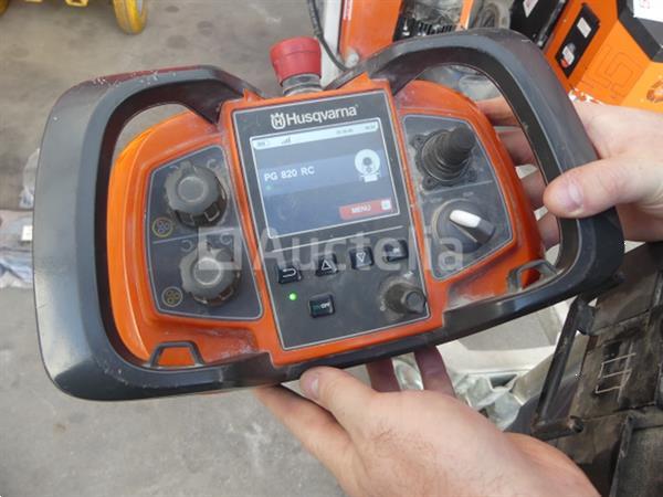 Grote foto ref 2805 husqvarna pg820rc met afstandsbediening bedienbare betonschuurmachine doe het zelf en verbouw ijzerwaren en bevestigingsmiddelen