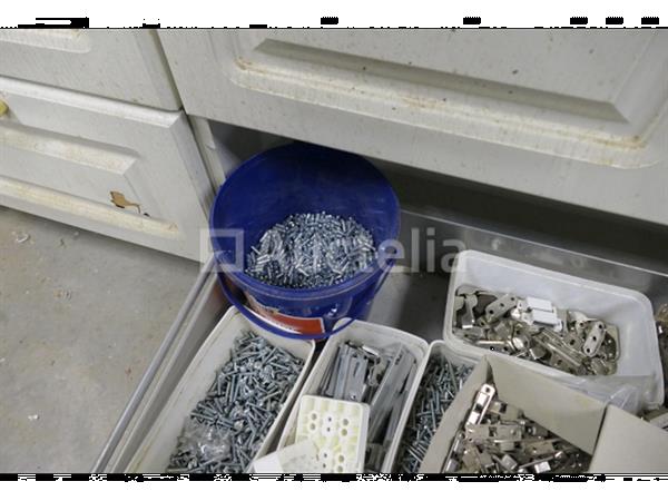Grote foto diverse hardware in 2 lades doe het zelf en verbouw onderdelen en accessoires
