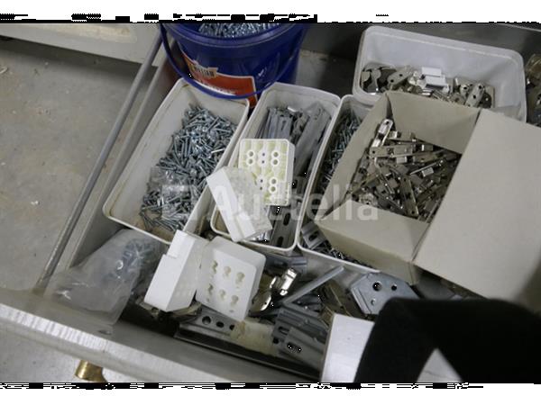 Grote foto diverse hardware in 2 lades doe het zelf en verbouw onderdelen en accessoires
