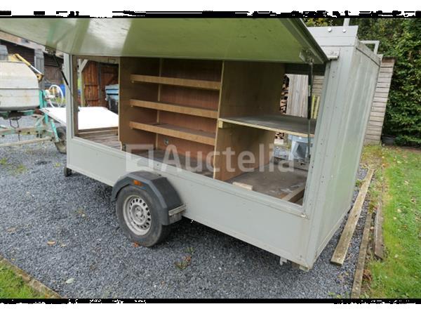 Grote foto enkelassige gesloten aanhangwagen voor gereedschapstransport of ander transport agrarisch aanhangwagens