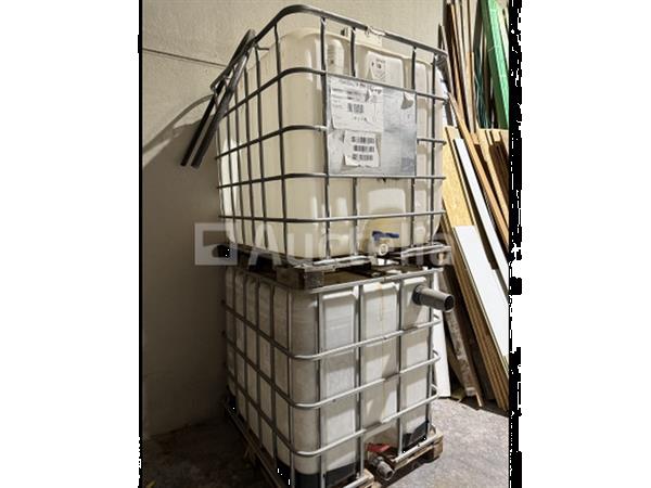 Grote foto 2 cubitainers doe het zelf en verbouw onderdelen en accessoires