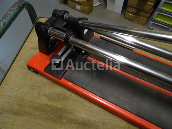 Grote foto kreator tegelsnijder doe het zelf en verbouw gereedschappen en machines