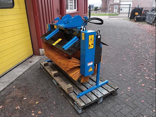 Grote foto hydraulische veegborstel cw10 opname midigraver agrarisch tractor toebehoren