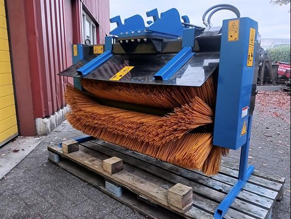 Grote foto hydraulische veegborstel cw10 opname midigraver agrarisch tractor toebehoren