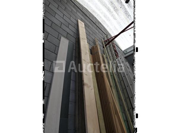 Grote foto evenwicht van diverse hout en gevelplaten doe het zelf en verbouw ijzerwaren en bevestigingsmiddelen