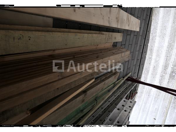 Grote foto evenwicht van diverse hout en gevelplaten doe het zelf en verbouw ijzerwaren en bevestigingsmiddelen