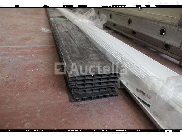 Grote foto evenwicht van diverse hout en gevelplaten doe het zelf en verbouw ijzerwaren en bevestigingsmiddelen