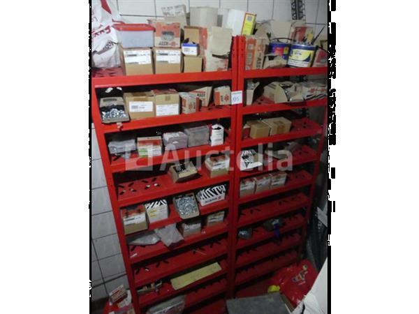 Grote foto 2 planken met hardware doe het zelf en verbouw hefwerktuigen