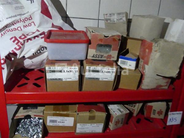 Grote foto 2 planken met hardware doe het zelf en verbouw hefwerktuigen