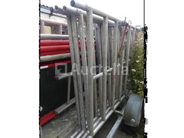 Grote foto aanhanger met altrex steiger doe het zelf en verbouw onderdelen en accessoires