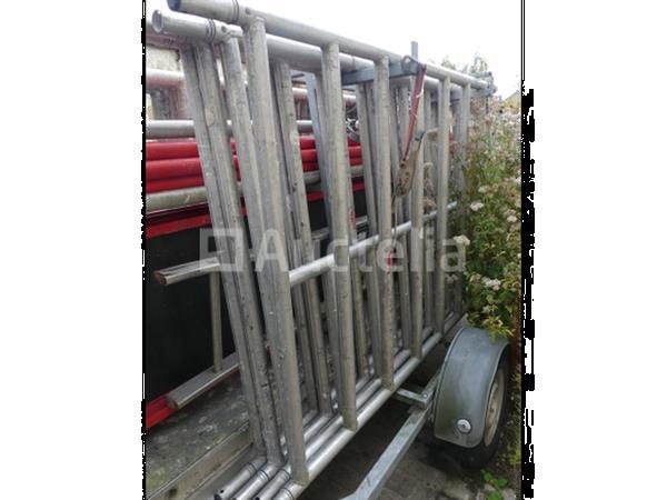 Grote foto aanhanger met altrex steiger doe het zelf en verbouw onderdelen en accessoires