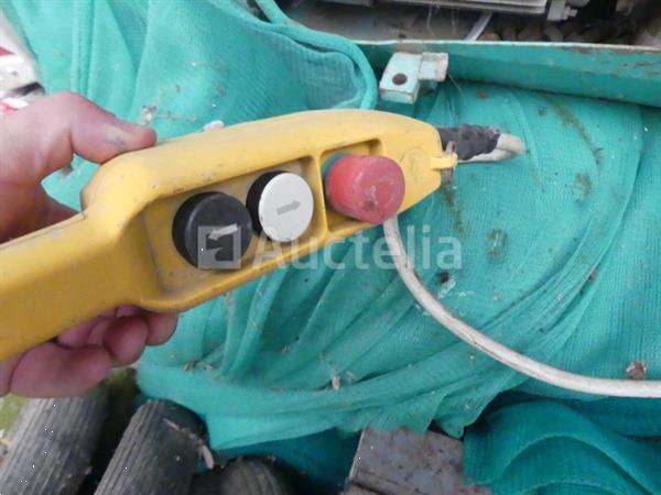Grote foto elektrische lier met 2 imer staanders doe het zelf en verbouw hefwerktuigen