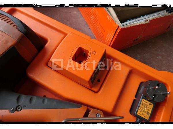 Grote foto gas spijkermachine balance nails paslode im90i doe het zelf en verbouw ijzerwaren en bevestigingsmiddelen