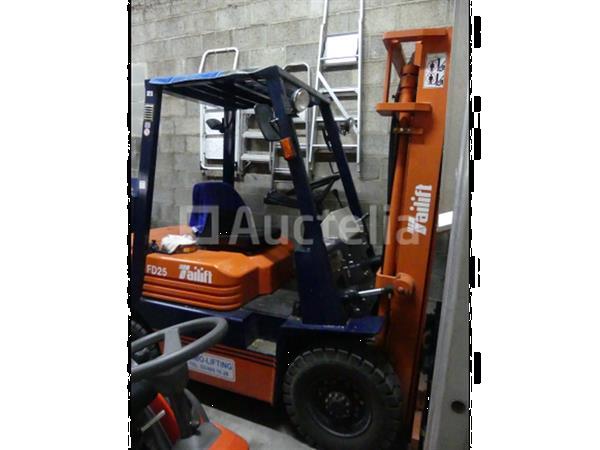 Grote foto tailift fd 25 vorkheftruck agrarisch heftrucks
