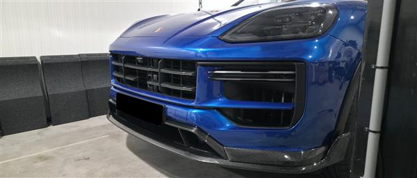 Grote foto dit betreft een porsche cayenne cayenne coup carbon tk voorlip splitter set 2024 auto onderdelen tuning en styling