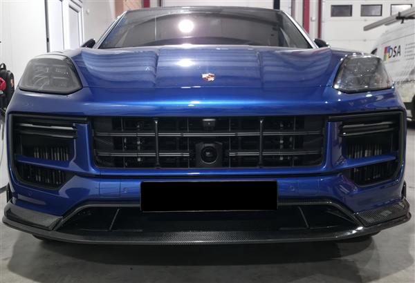 Grote foto dit betreft een porsche cayenne cayenne coup carbon tk voorlip splitter set 2024 auto onderdelen tuning en styling