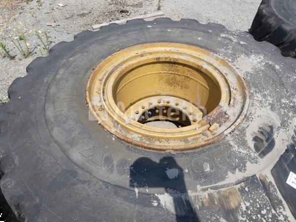 Grote foto 010345 022 michelin 26.5 r 25 bouwmachines band agrarisch wielen