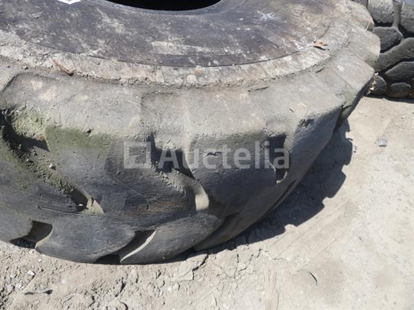 Grote foto 010345 012 de band van bouwmachines agrarisch wielen