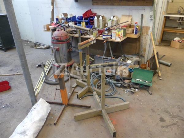 Grote foto diverse gereedschappen en hardware doe het zelf en verbouw onderdelen en accessoires