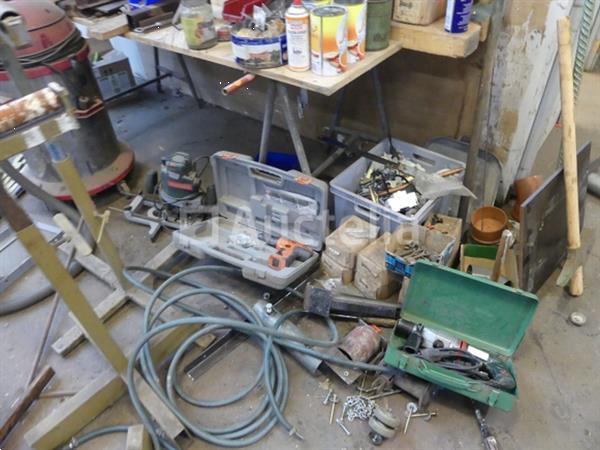 Grote foto diverse gereedschappen en hardware doe het zelf en verbouw onderdelen en accessoires
