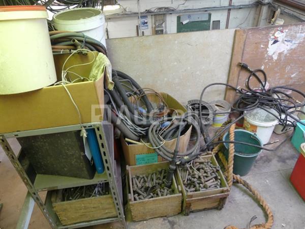 Grote foto diverse gereedschappen en hardware doe het zelf en verbouw onderdelen en accessoires
