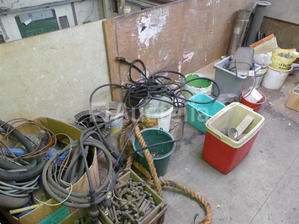 Grote foto diverse gereedschappen en hardware doe het zelf en verbouw onderdelen en accessoires