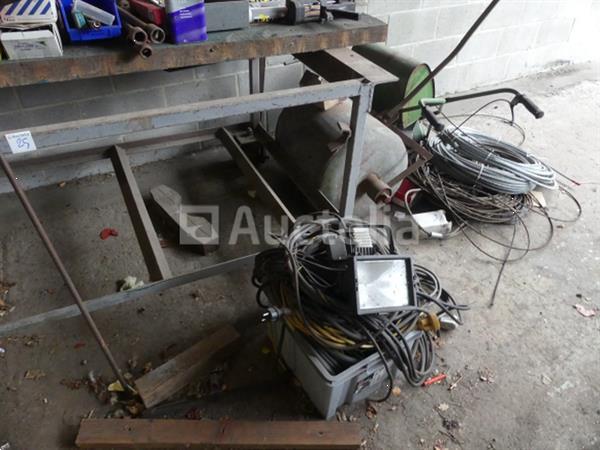 Grote foto diverse gereedschappen en hardware doe het zelf en verbouw onderdelen en accessoires