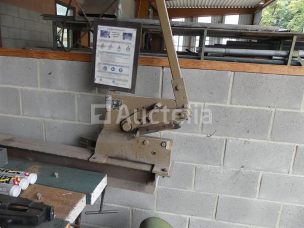 Grote foto diverse gereedschappen en hardware doe het zelf en verbouw onderdelen en accessoires