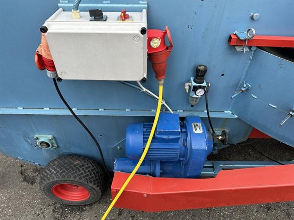 Grote foto demtec 900 potmachine met afvoerband agrarisch tuinbouw