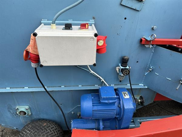 Grote foto demtec 900 potmachine met afvoerband agrarisch tuinbouw
