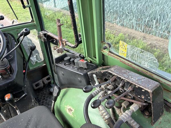 Grote foto fendt smalspoor superkuip fronthef agrarisch tractoren