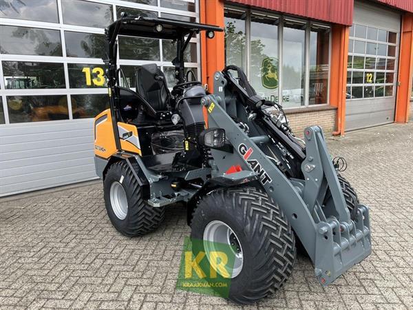 Grote foto giant g2700 hd 696268 agrarisch akkerbouw
