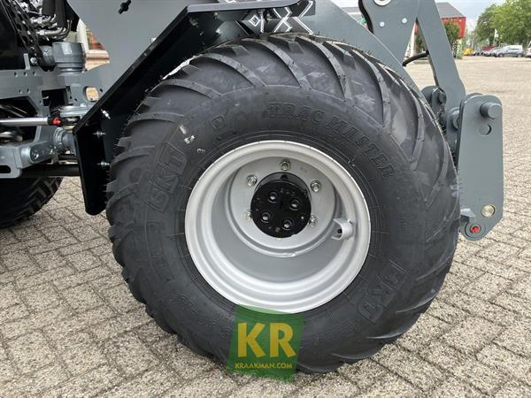 Grote foto giant g2700 hd 696268 agrarisch akkerbouw