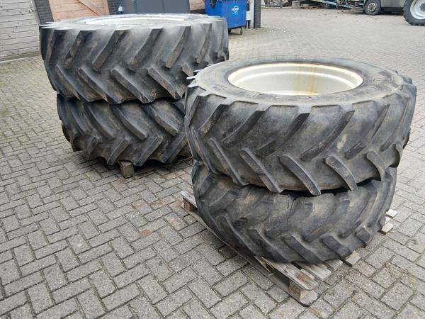 Grote foto set wielen voor oa. ford 7810 620 75 r34 480 65 r28 agrarisch wielen