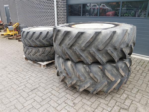 Grote foto set wielen voor oa. ford 7810 620 75 r34 480 65 r28 agrarisch wielen