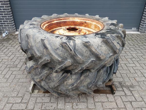 Grote foto renault wielen 16.9 r38 agrarisch wielen