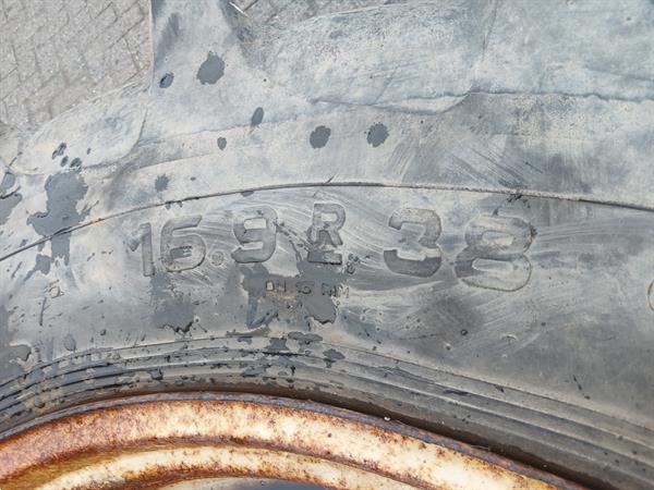 Grote foto renault wielen 16.9 r38 agrarisch wielen