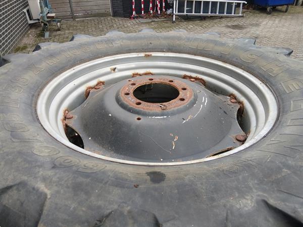 Grote foto case wielen 600 65 r38 agrarisch wielen