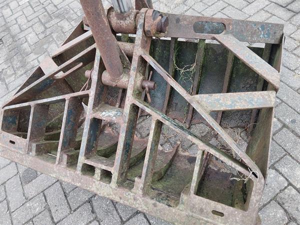 Grote foto knijpbak doe het zelf en verbouw aanbouwdelen