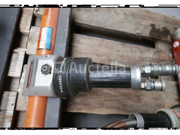 Grote foto hydraulische buigmachine met 2 plunjers holmatro doe het zelf en verbouw onderdelen en accessoires