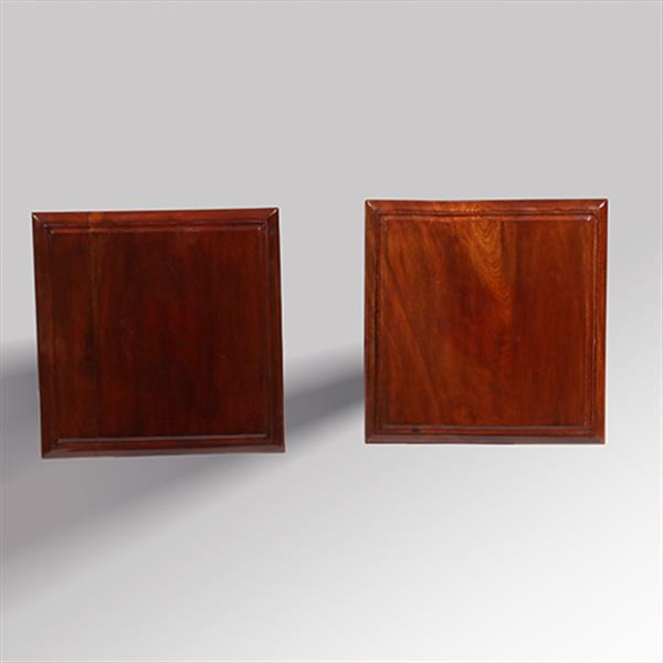 Grote foto stel van 2 gedraaide mahoniehouten zuilen met vierkante bladen no.332420 antiek en kunst stoelen en banken
