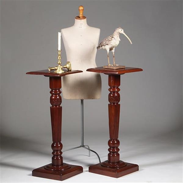 Grote foto stel van 2 gedraaide mahoniehouten zuilen met vierkante bladen no.332420 antiek en kunst stoelen en banken