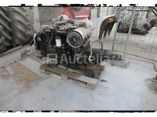 Grote foto motor voor case 1088 case 6t 590 agrarisch tractor onderdelen