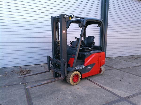 Grote foto linde 2ton elctro agrarisch heftrucks