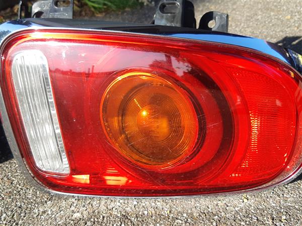 Grote foto set van 2 achterlampunits voor mini auto onderdelen verlichting