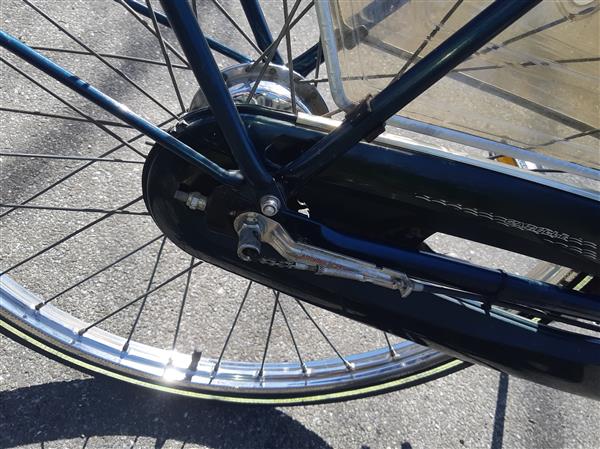 Grote foto licht trappend gazelle dames tienerfiets fietsen en brommers damesfietsen
