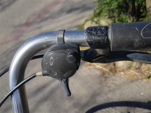 Grote foto licht trappend gazelle dames tienerfiets fietsen en brommers damesfietsen