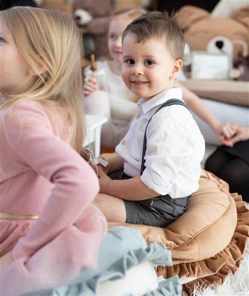 Grote foto velvet poef kussen macaron groen zacht zitkussen in de vorm van een koekje groen 50x30cm kinderen en baby complete kinderkamers